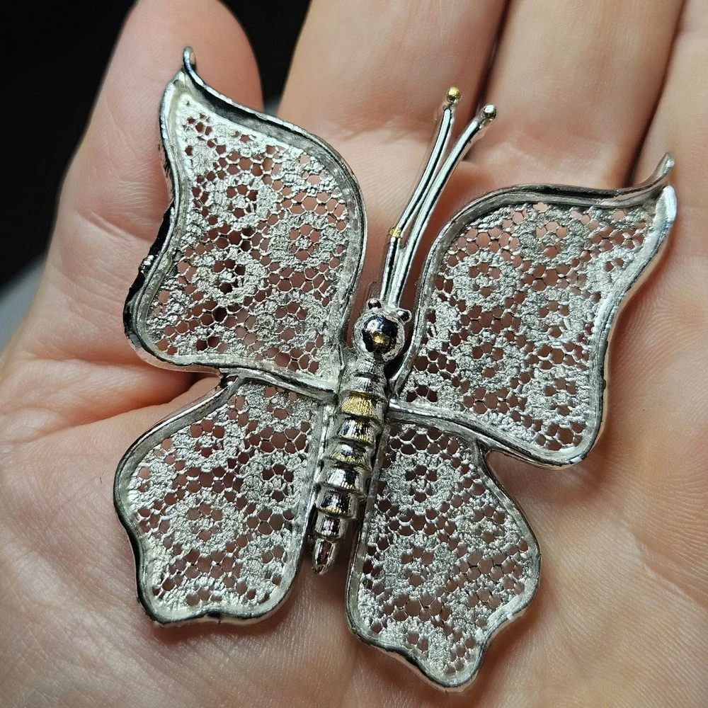 Butterfly Brooch Pin Womens OS Silver Gold Tone Lace Filigree Vintage